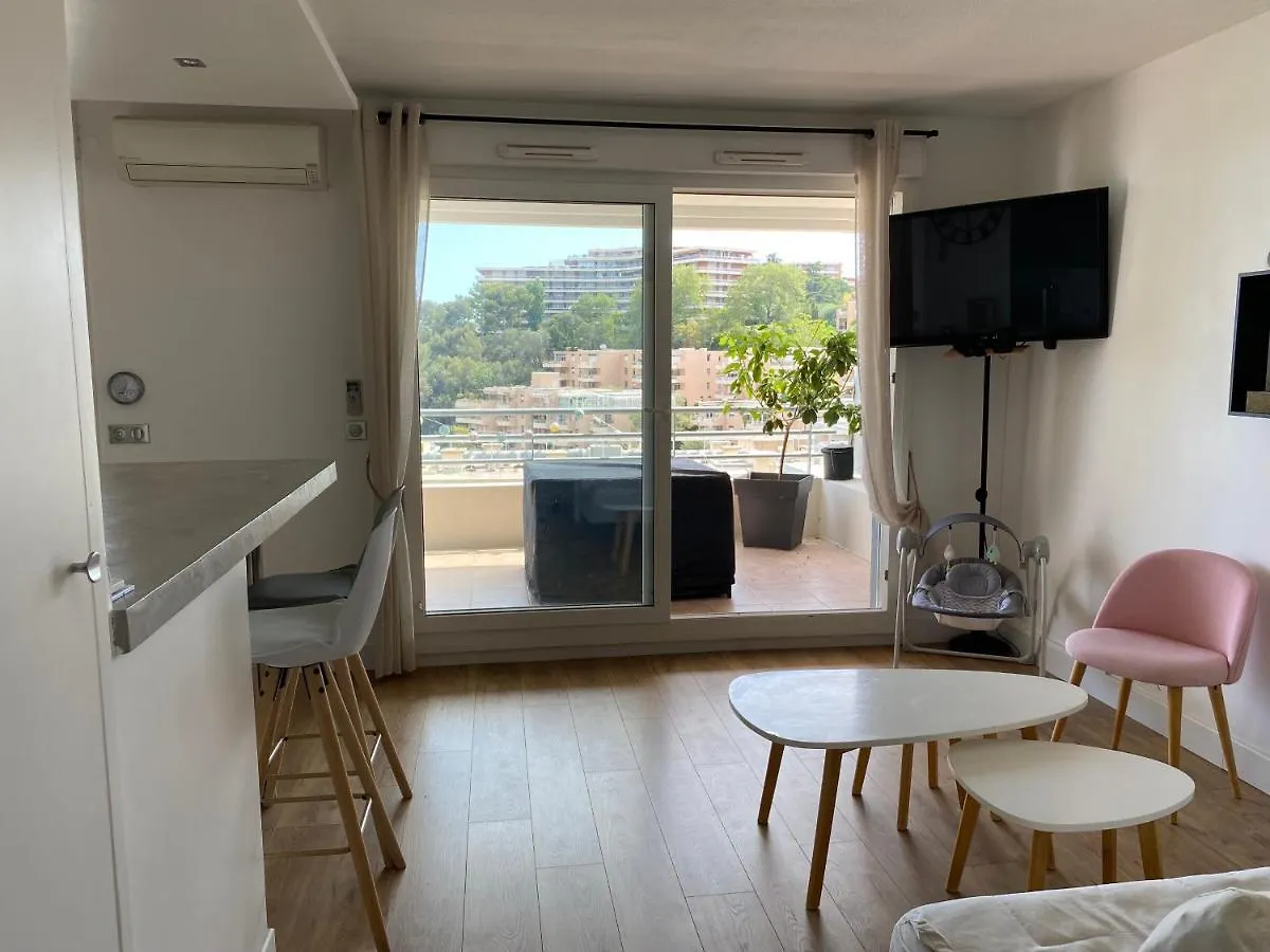 FABRON vue mer 4 personne parking Nice Appartement